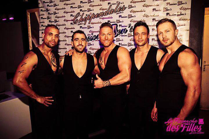 Revue striptease masculin